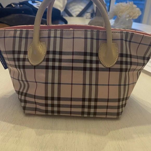 Burberry Pink Plaid Women's Bag with COA - Picture 2 of 7
